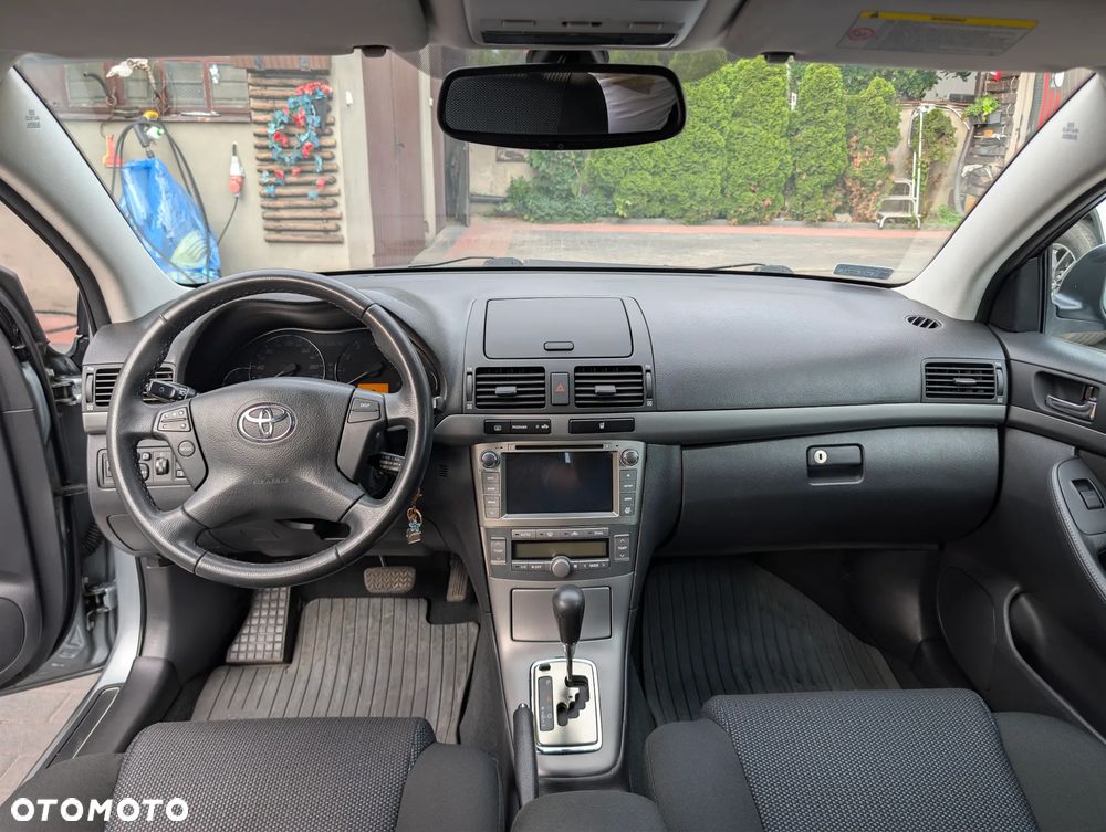 Toyota Avensis 2.0 VVT-i Sol - 9