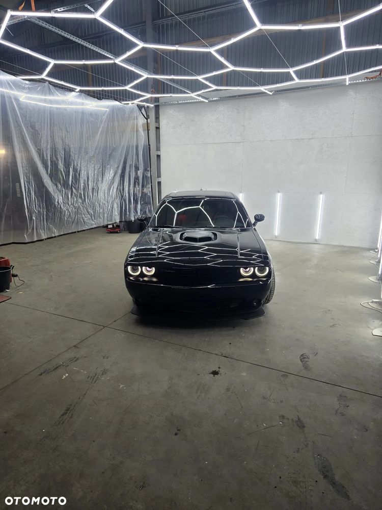 Dodge Challenger 6.4 Scat Pack - 8
