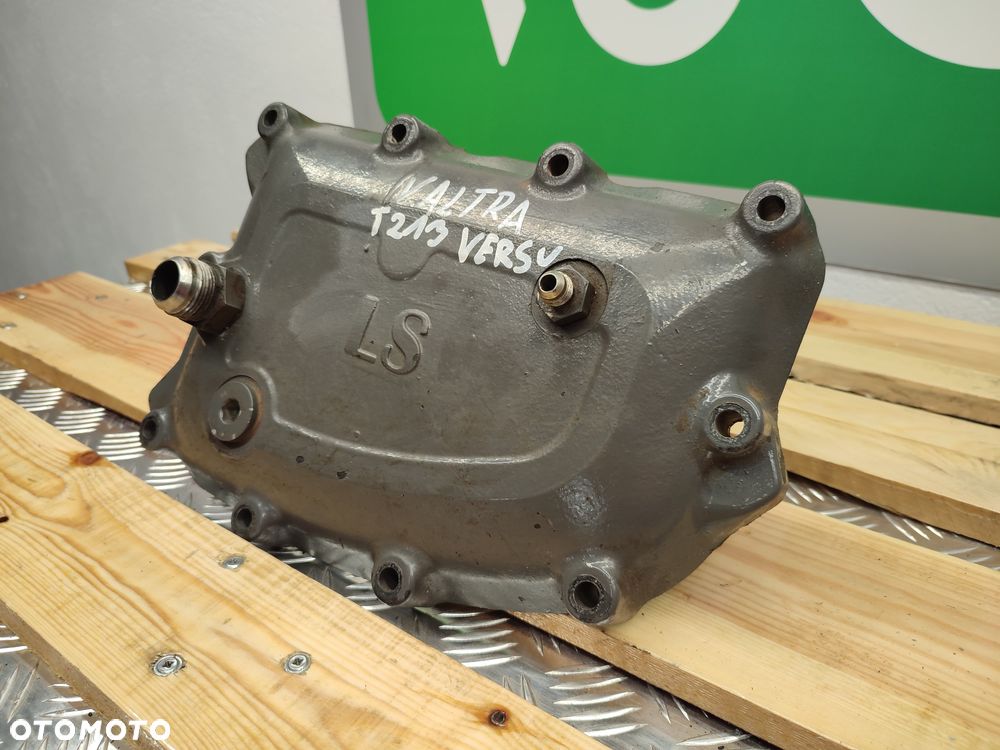 Pokrywa pompy Valtra T213 Versu - 6
