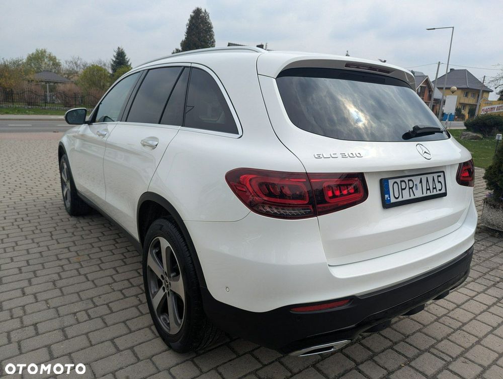 Mercedes-Benz GLC - 12
