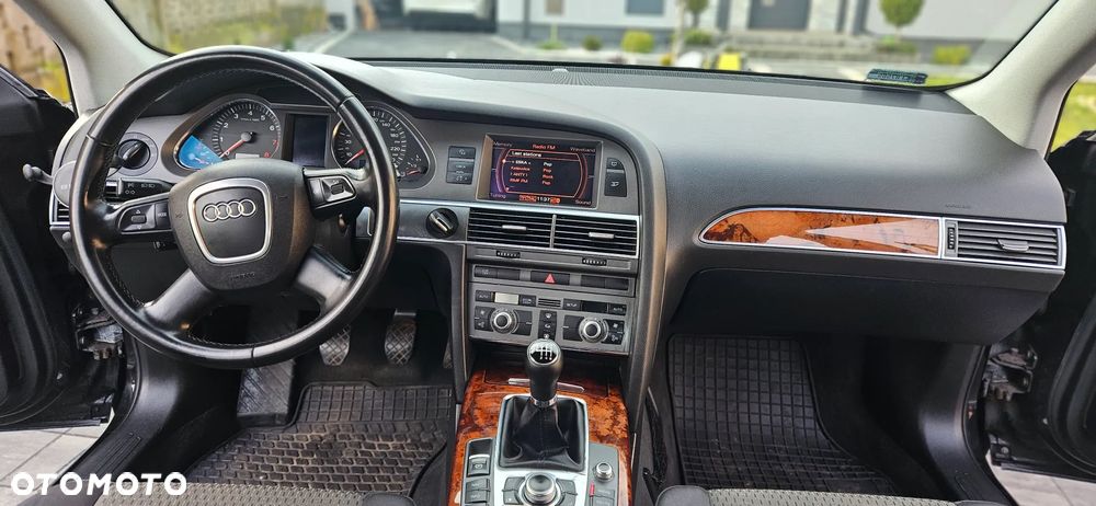 Audi A6 Limousine 2.4 - 12