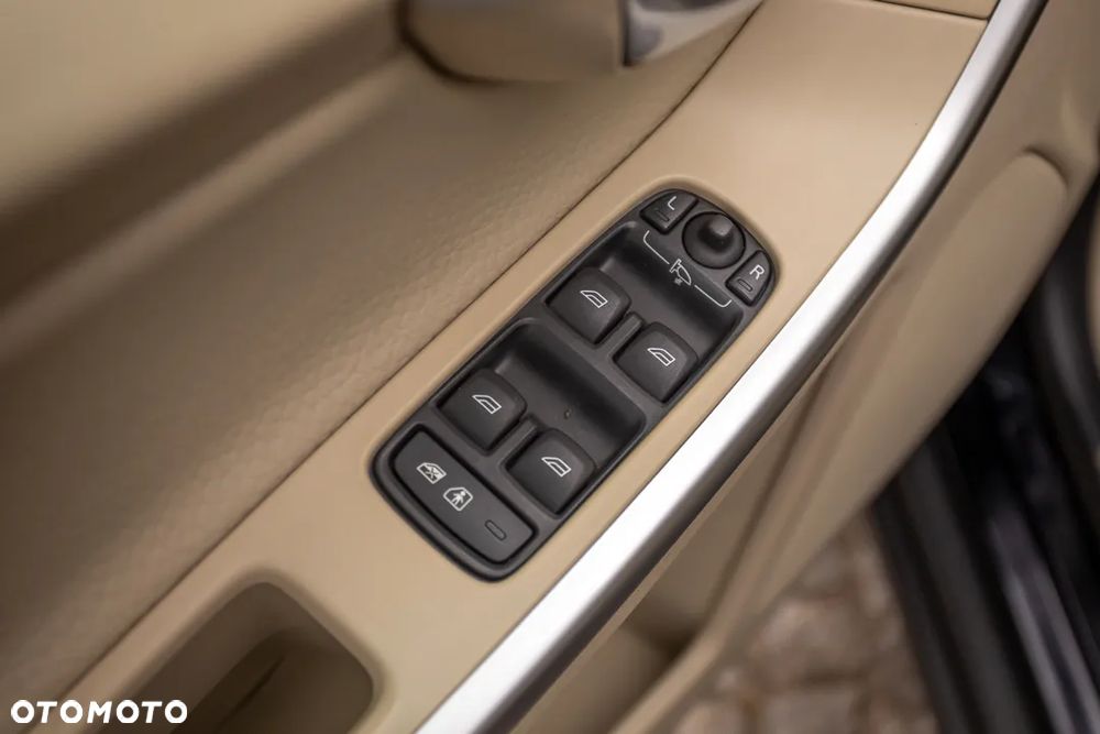 Volvo XC 60 DRIVe Summum - 25