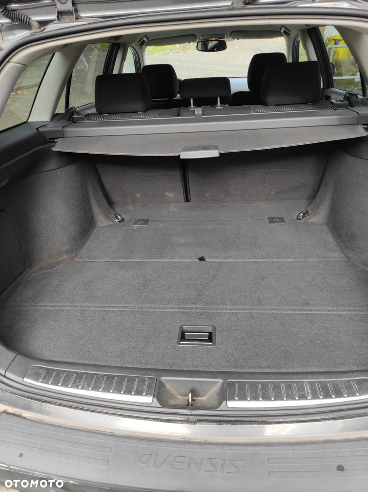 Toyota Avensis - 6
