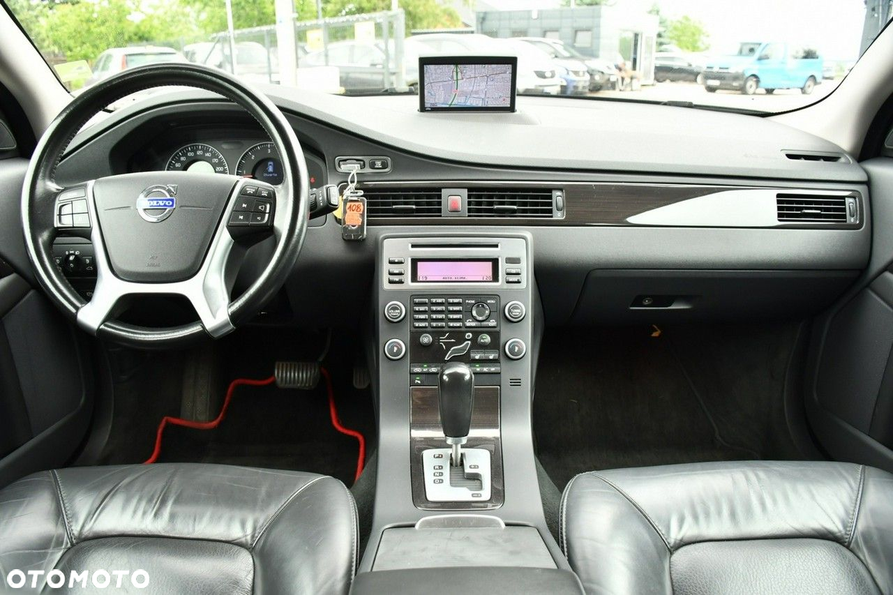 Volvo XC 70 2.4D Momentum - 36