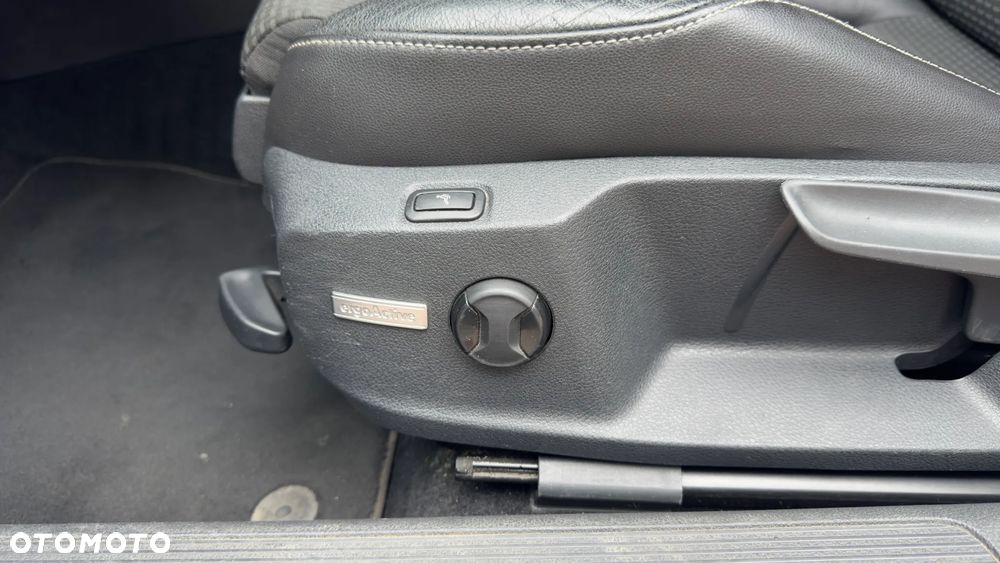 Volkswagen Golf 1.4 TSI BMT Highline DSG - 17