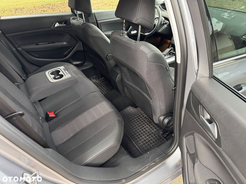 Peugeot 308 1.5 BlueHDi Allure S&S EAT8 - 22