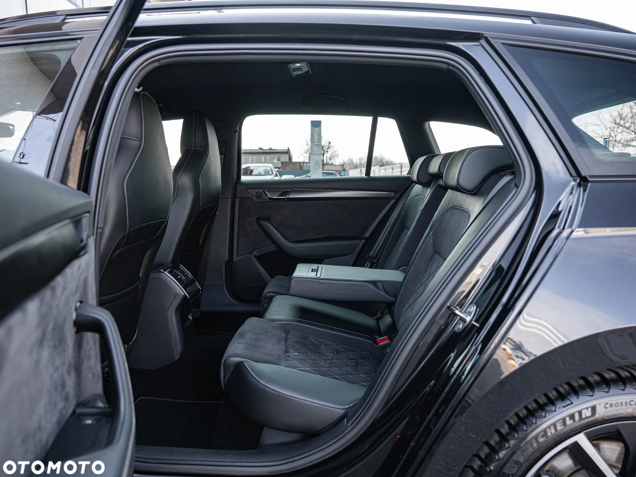 Skoda Superb 2.0 TDI DSG Sportline - 30