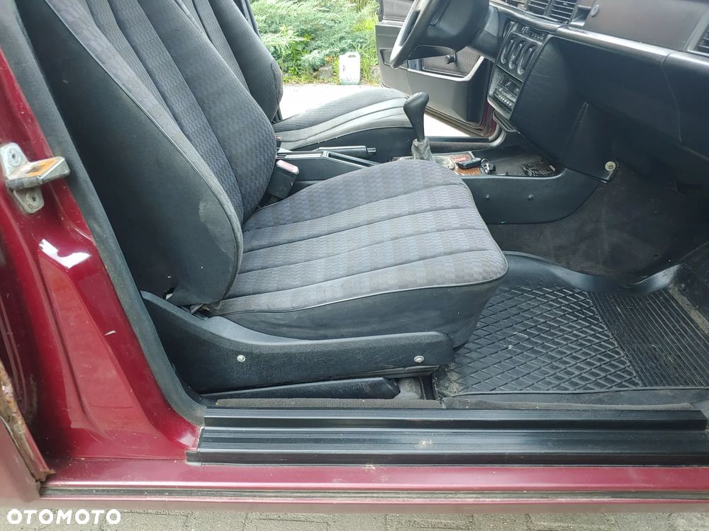 Mercedes-Benz W201 (190) - 19