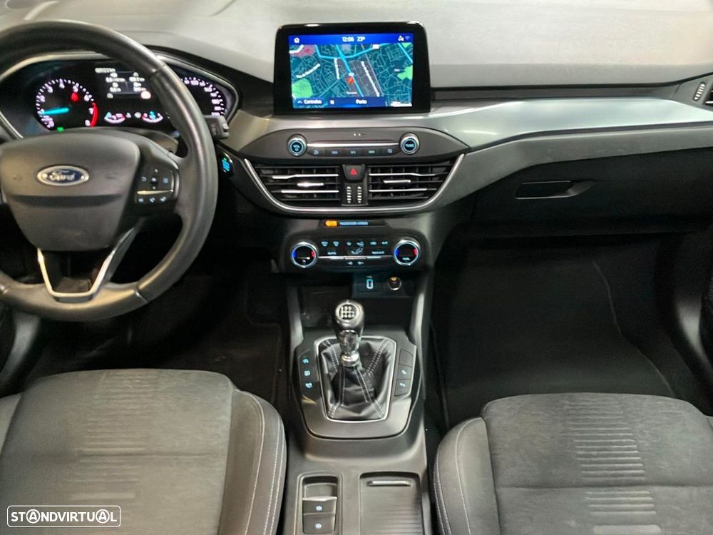 Ford Focus 1.0 EcoBoost Active X - 11