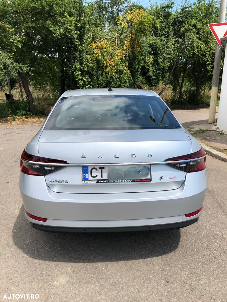 Skoda Superb 2.0 TDI DSG Ambition - 4