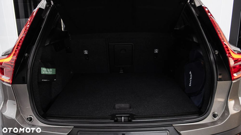 Volvo XC 40 T3 Momentum Pro - 16