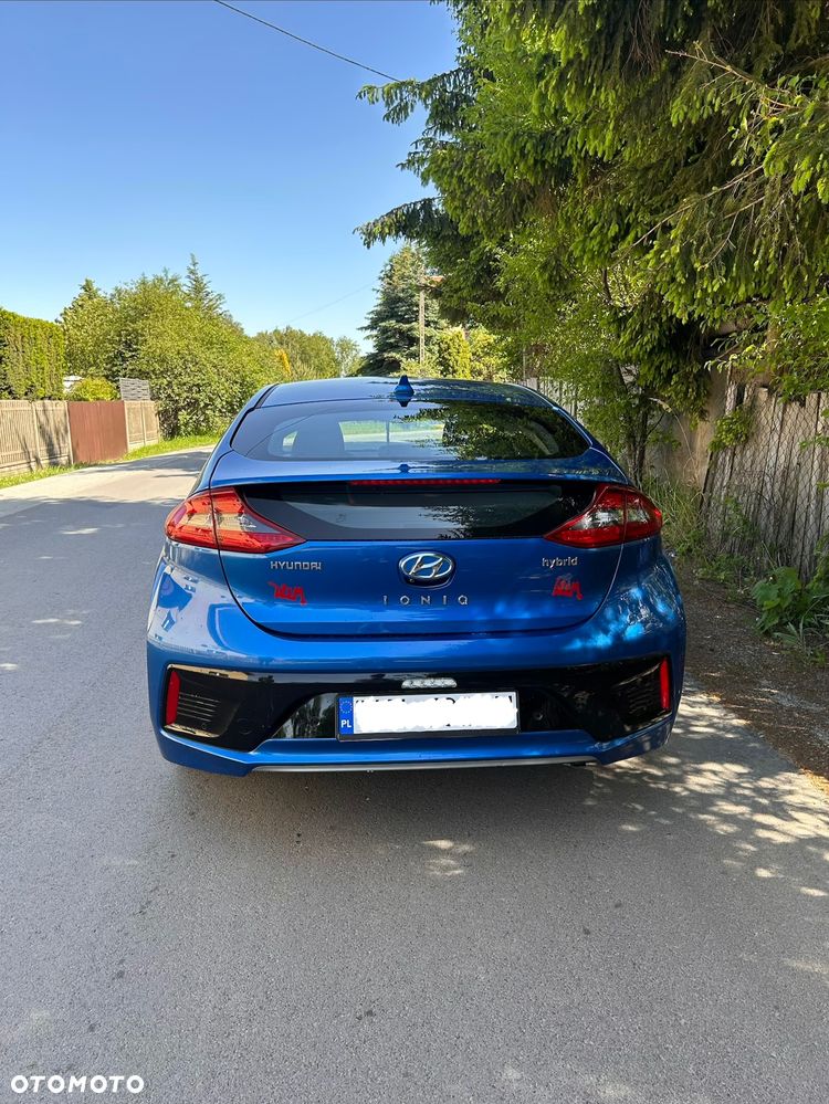 Hyundai IONIQ Hybrid Platinum - 2