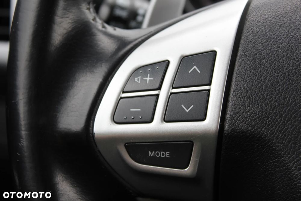 Mitsubishi Outlander 2.0 2WD CVT Invite - 29