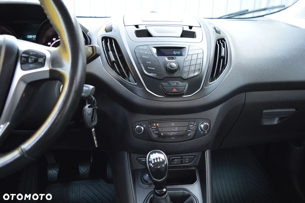 Ford Tourneo Courier - 20