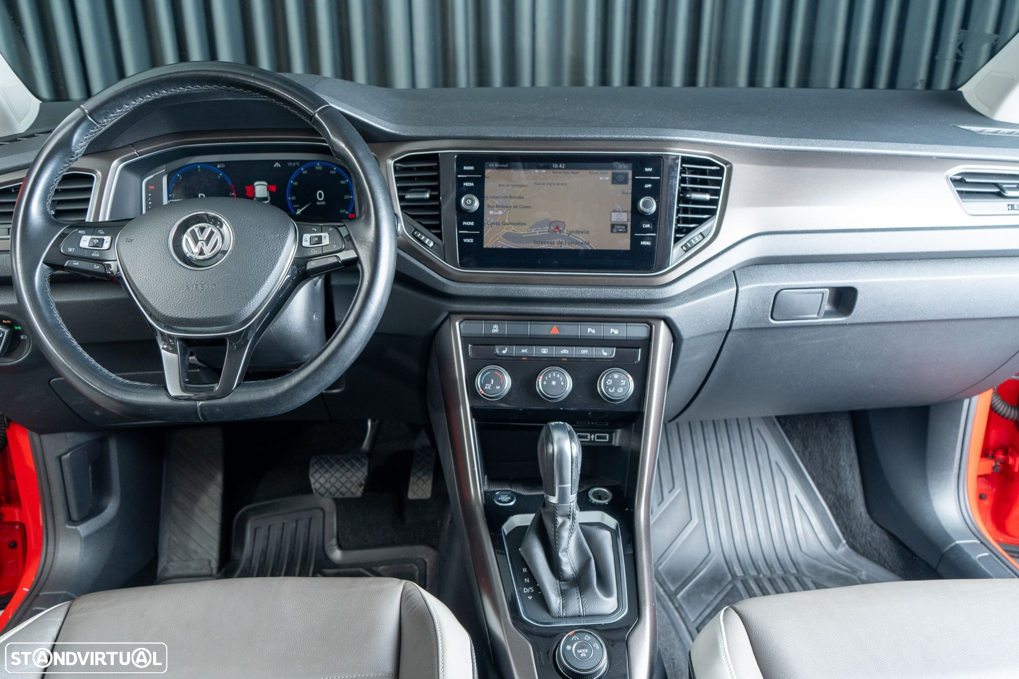 VW T-Roc 2.0 TDI SCR 4MOTION DSG Sport - 41