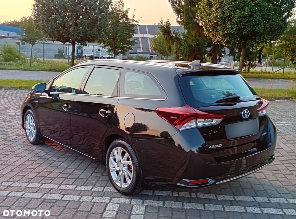 Toyota Auris Hybrid 135 Prestige - 25