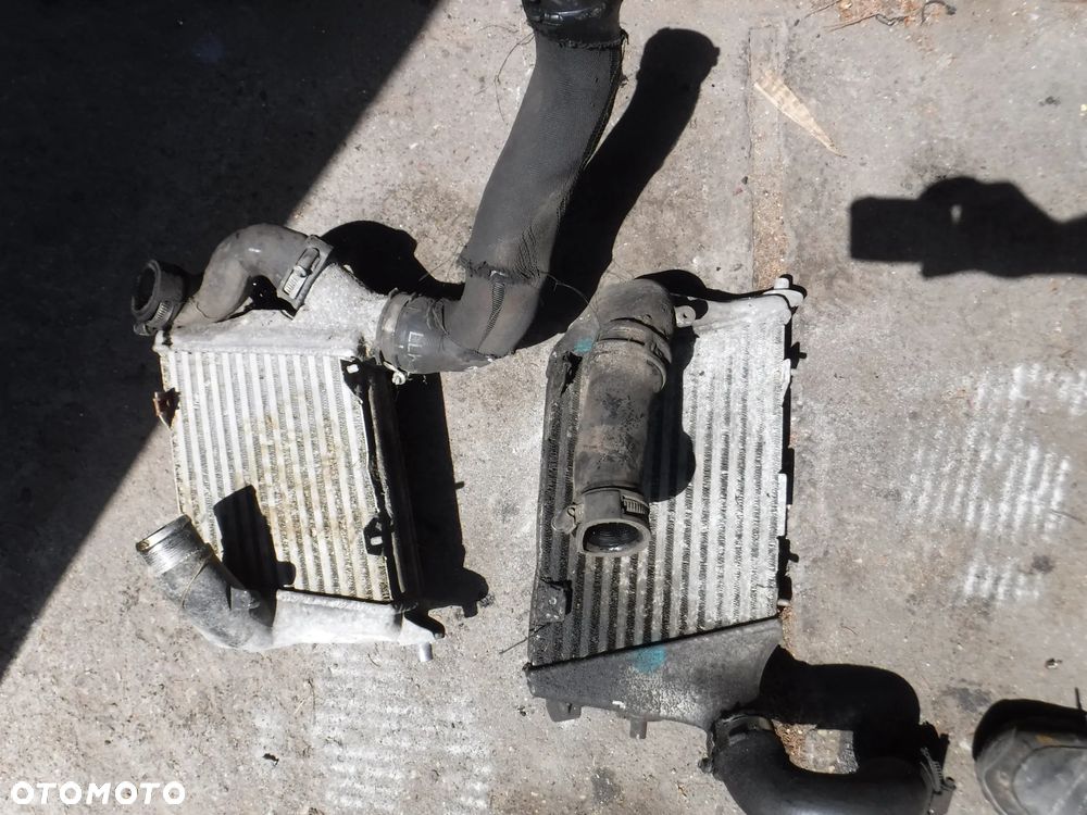 Audi A8 D3 lift   intercooler 3.0 TDI  prawy lewy - 1