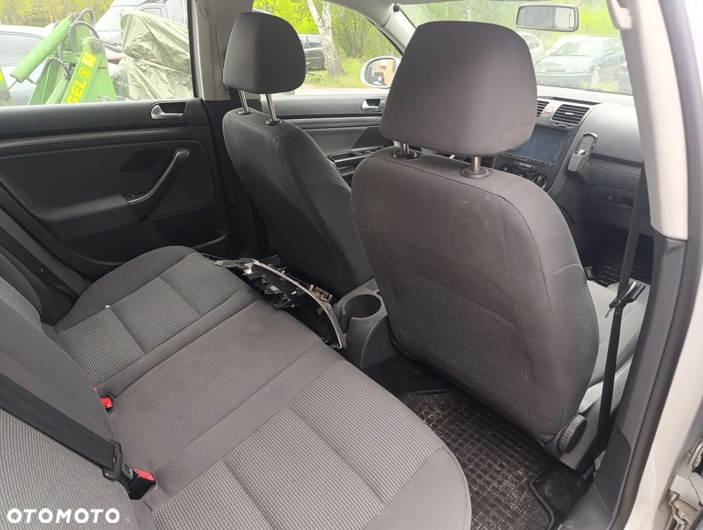 Volkswagen Golf 1.9 TDI DPF Comfortline DSG - 6