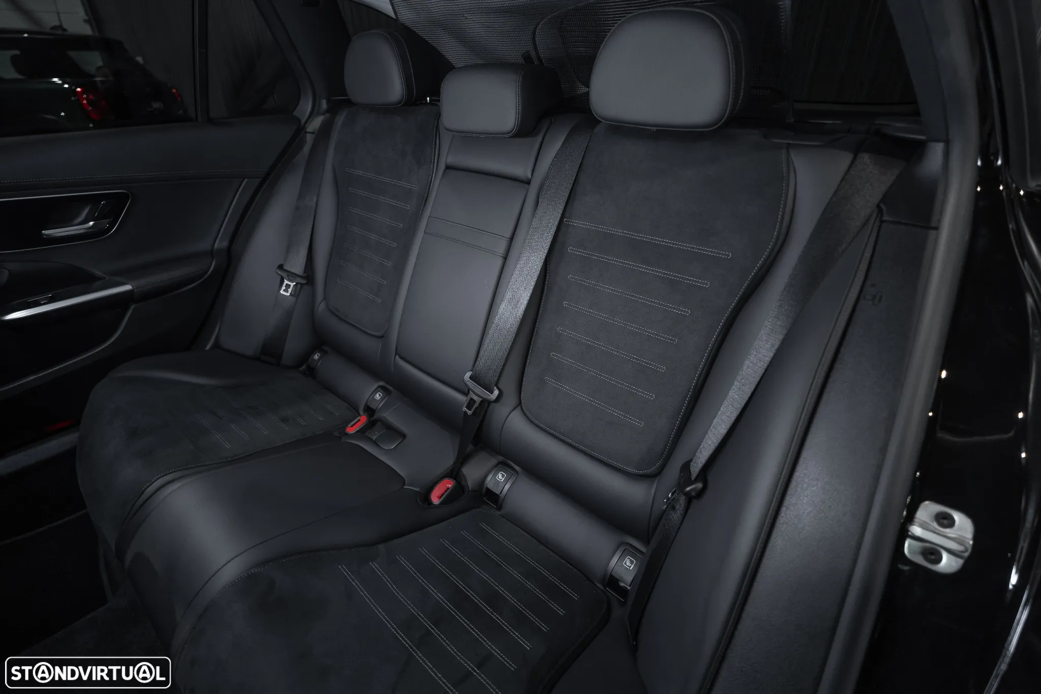 Mercedes-Benz C 300 e AMG Line - 29