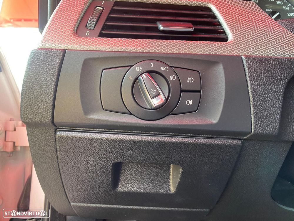 BMW 320 d Pack M - 9