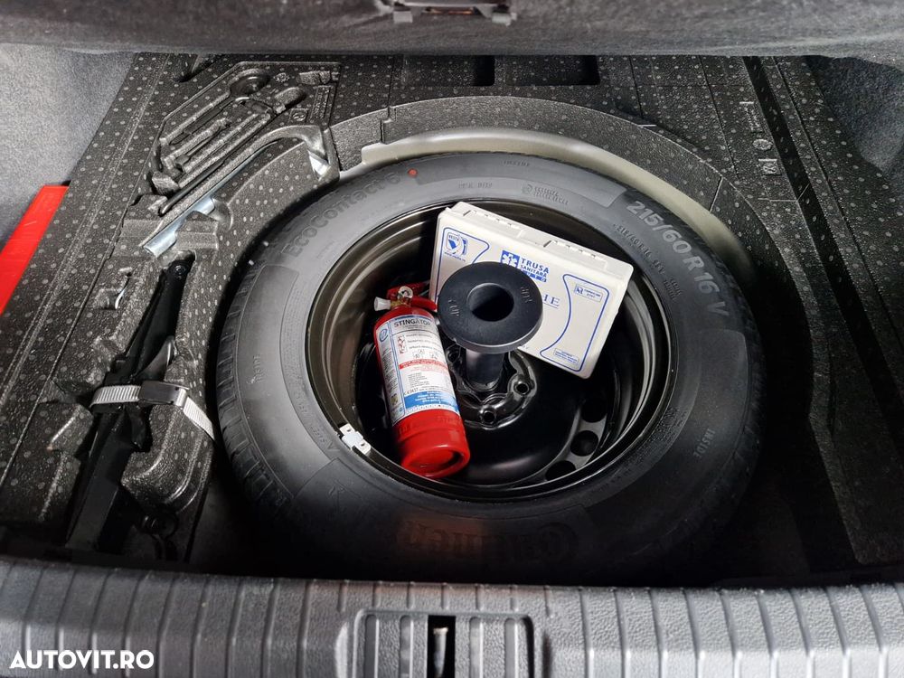 Volkswagen Passat 2.0 TDI DSG Trendline - 26