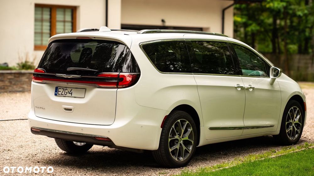 Chrysler Pacifica - 4