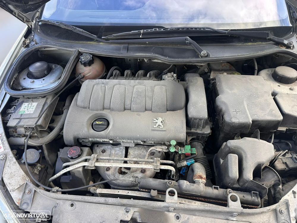 PEUGEOT 206 Hatchback (2AC) 1.4 16V Gasolina 88 cv  65 kW 2003 - 2008 KFU (ET3J4) para peças - 6
