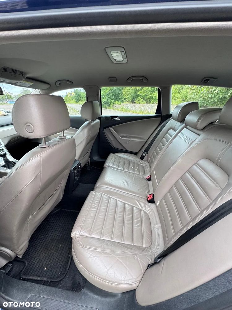 Volkswagen Passat 2.0 FSI Highline - 5