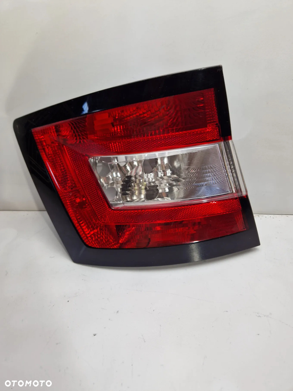 Lampa lewy tył Skoda Fabia 3 fabia III kombi 6V9945095