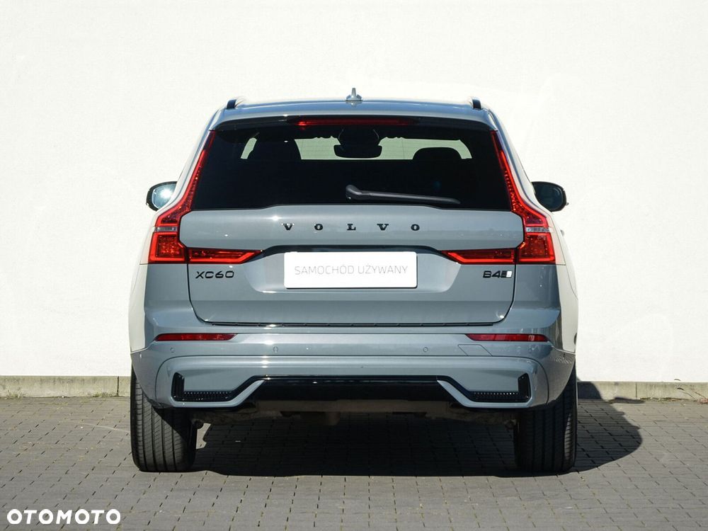 Volvo XC 60 B4 D AWD Plus Dark - 11