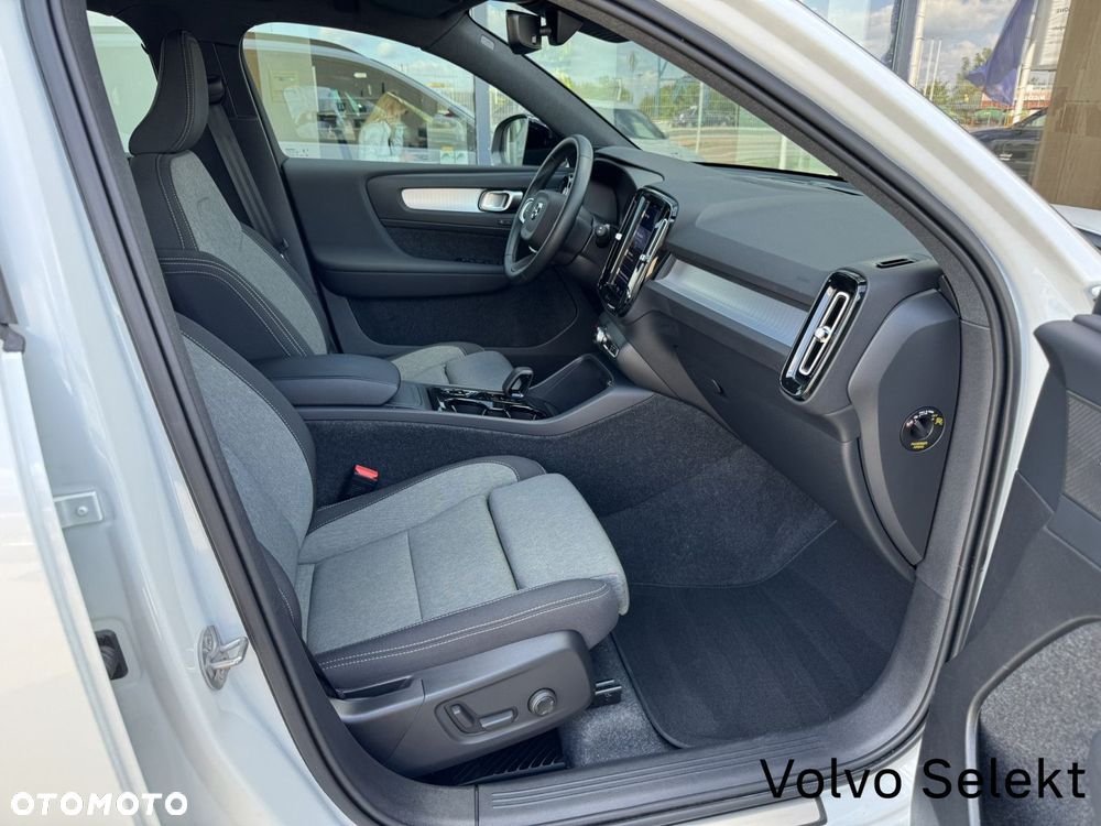 Volvo XC 40 B3 Plus Dark - 16