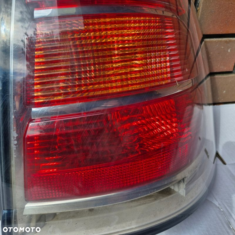 LAMPA TYLNA PRAWA OPEL ZAFIRA B II 05-08 24451843 - 4