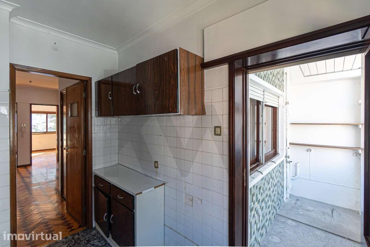 Apartamento T2 com enorme potencial no coração de Vila Nova de Gaia - Grande imagem: 4/35