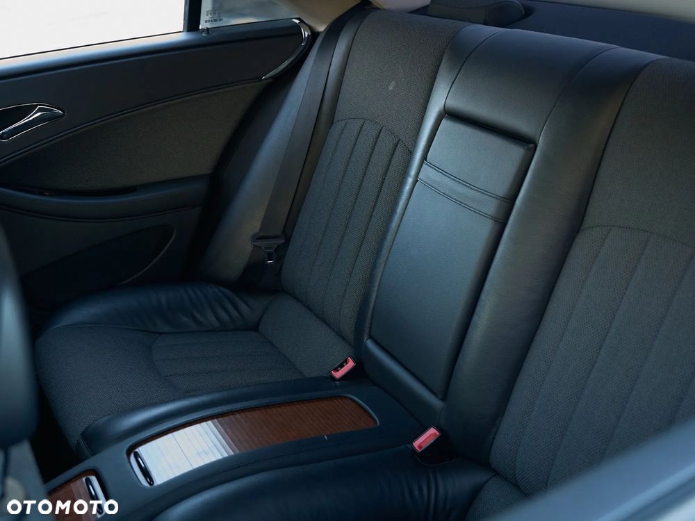 Mercedes-Benz CLS 350 CGI - 24