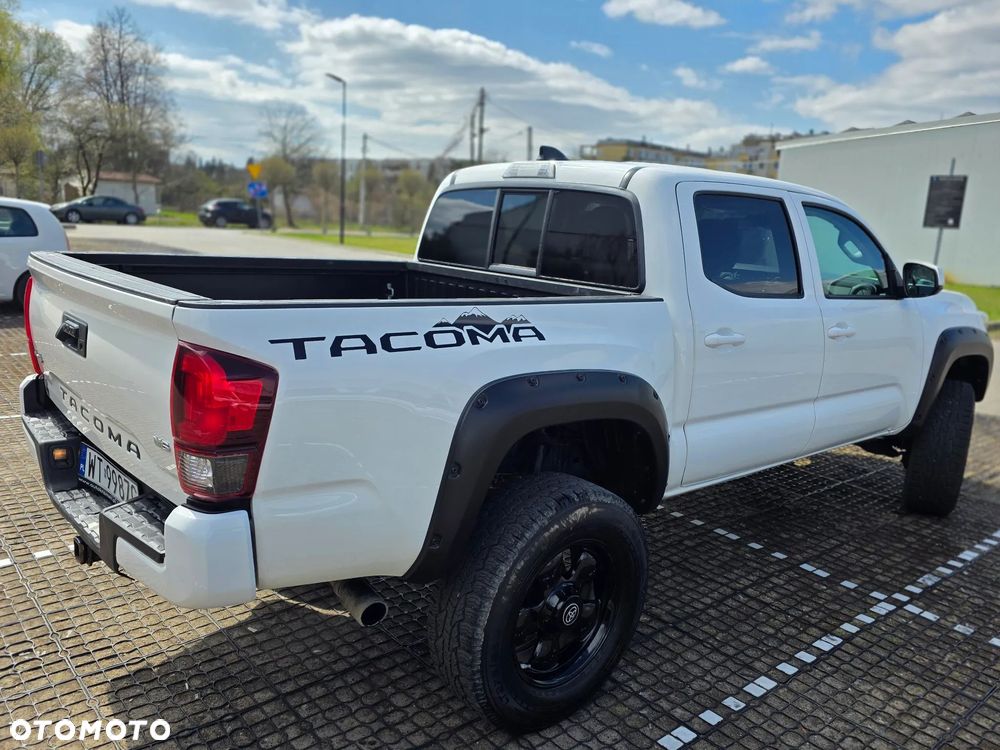 Toyota Tacoma - 6