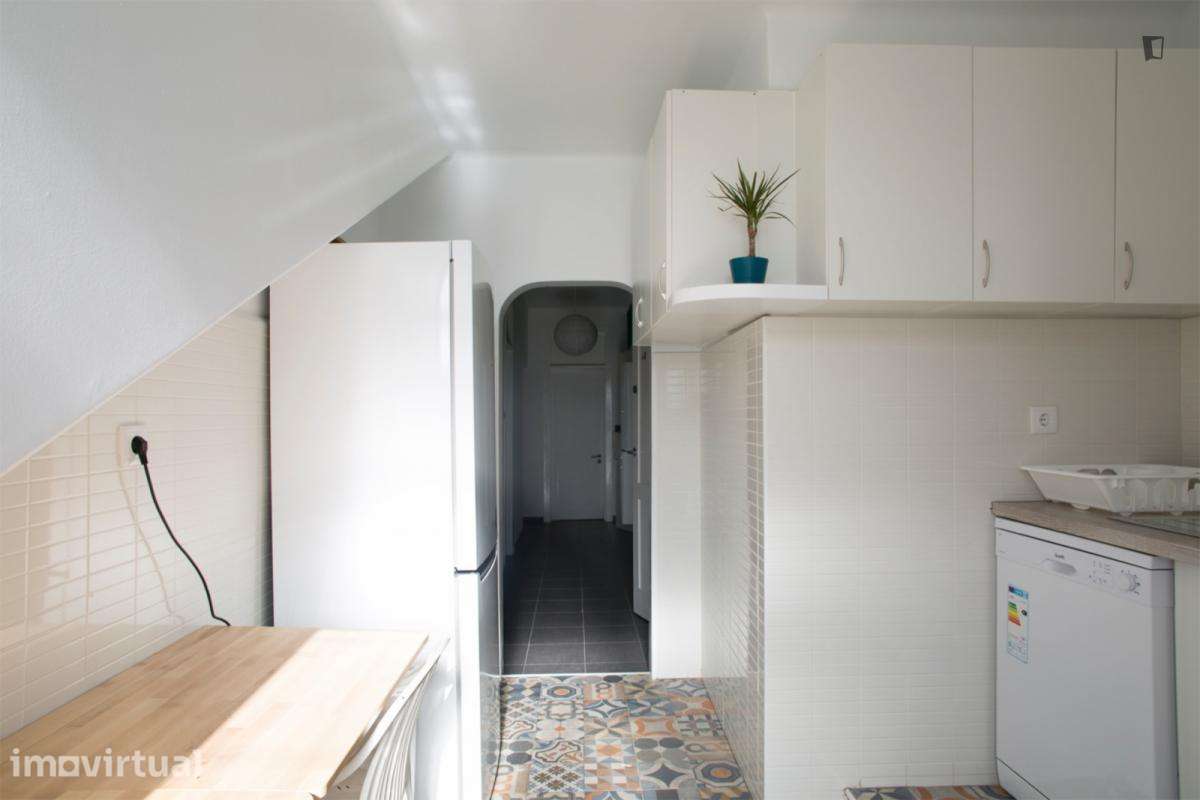 Quarto - localizado em Alcântara Lisbon - Grande imagem: 4/11
