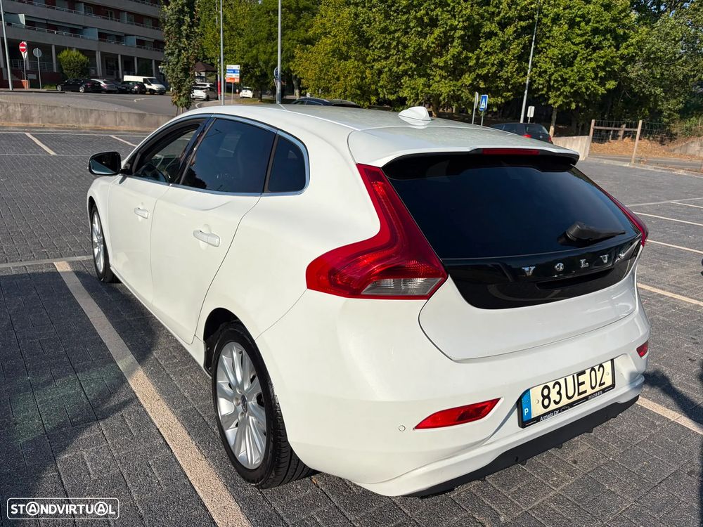 Volvo V40 D2 - 13