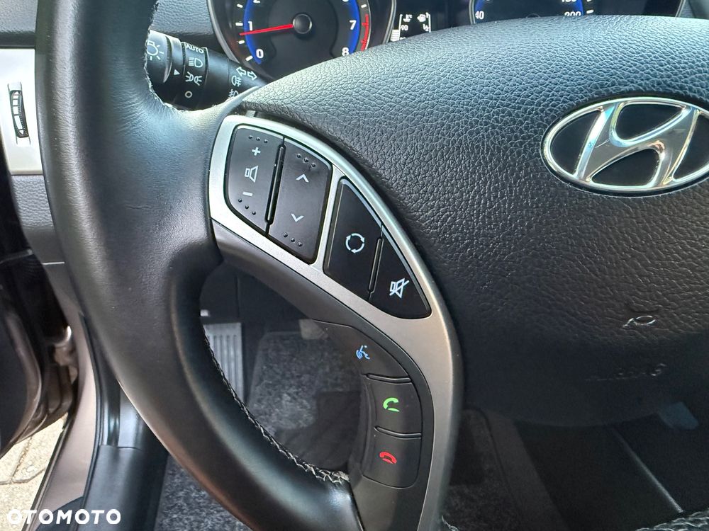 Hyundai i30 1.6 Fifa World Cup Edition - 23