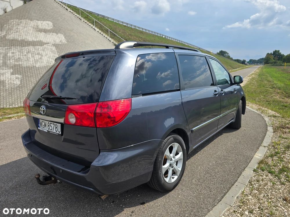 Toyota Sienna 3.5 V6 - 14