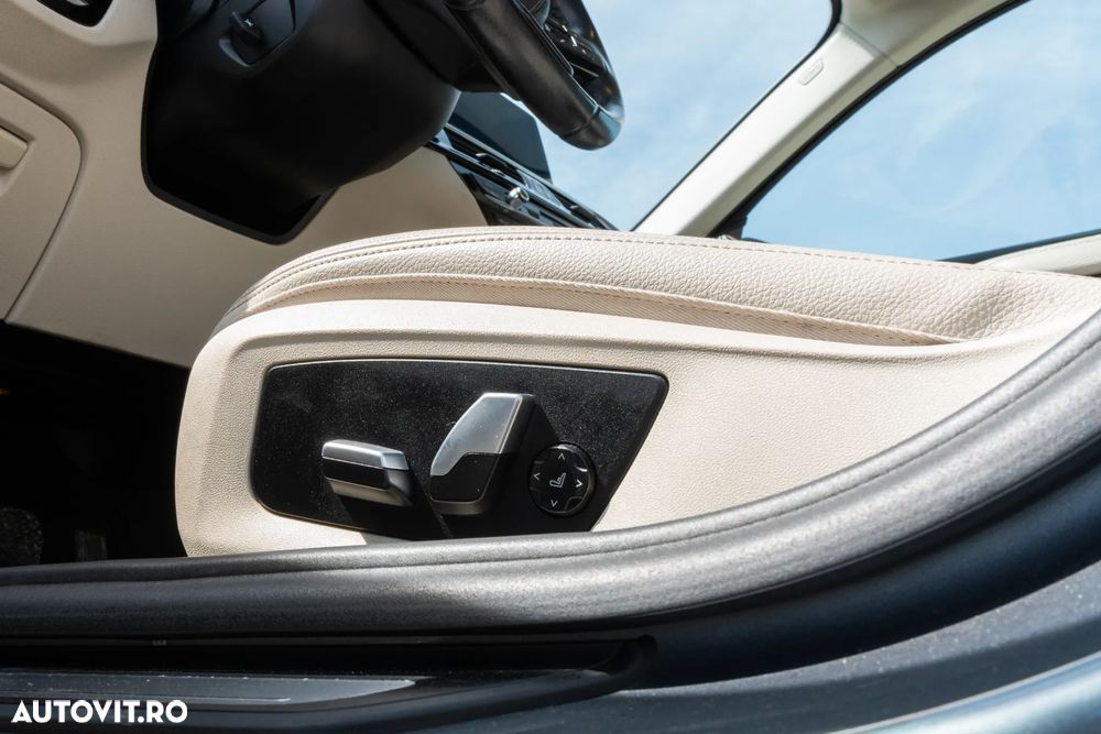 BMW Seria 5 540i xDrive AT - 26