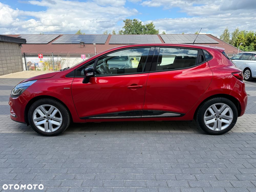 Renault Clio 1.2 16V 75 LIMITED - 10