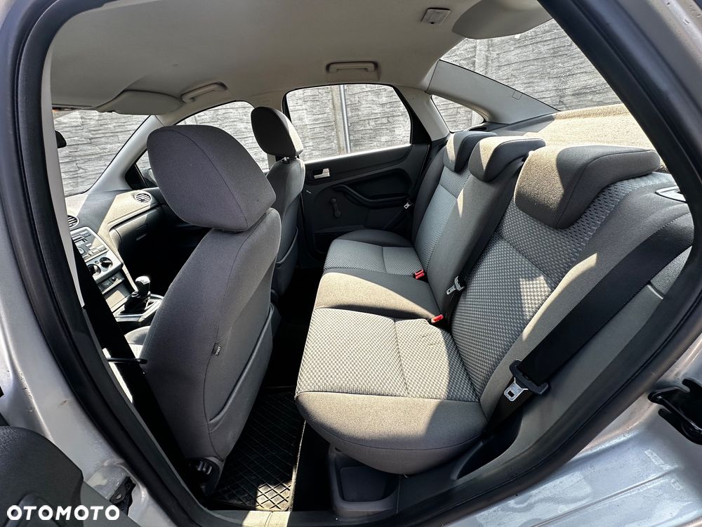 Ford Focus 1.6 16V Trend - 7