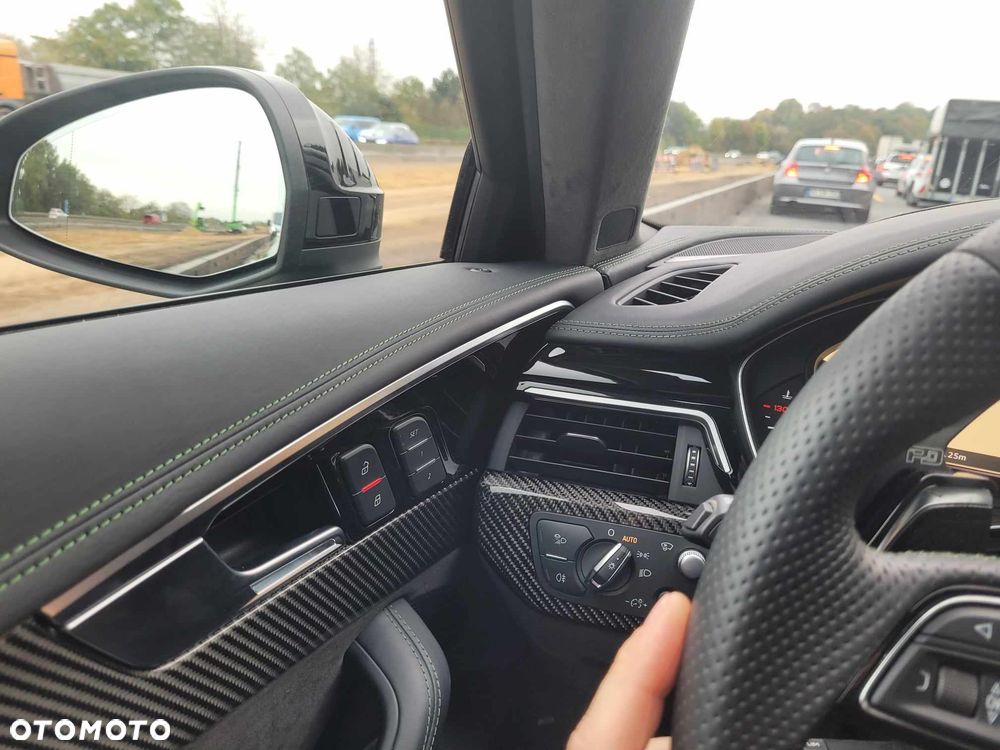Audi RS4 Avant - 23