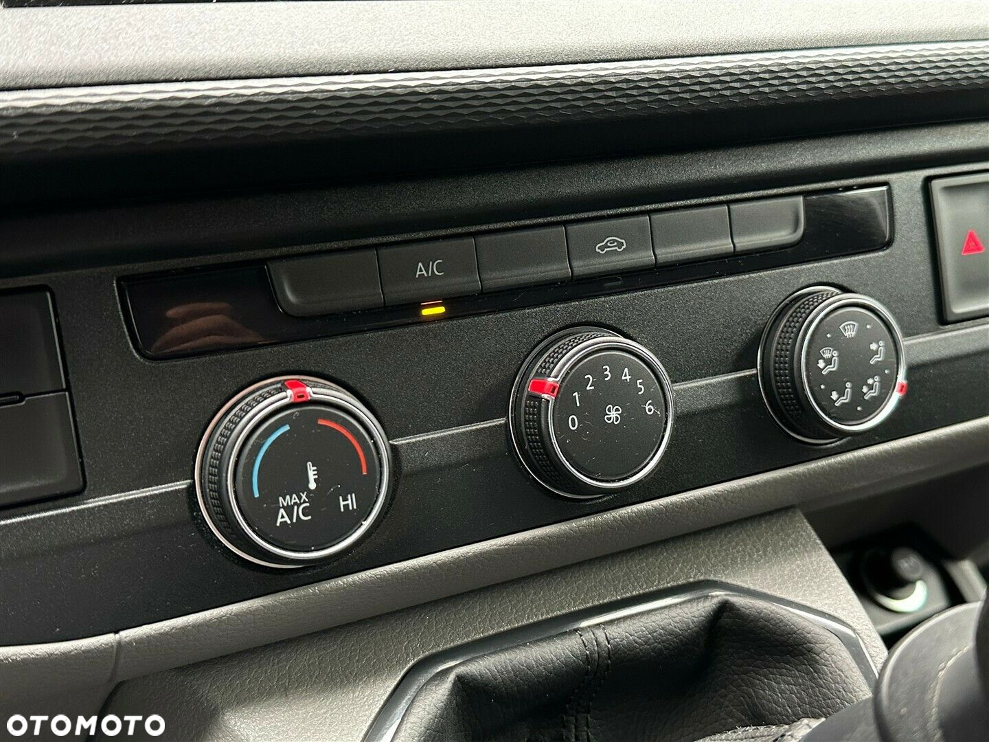 Volkswagen Transporter T6.1 FURGON 2.0 TDI 150KM - 18