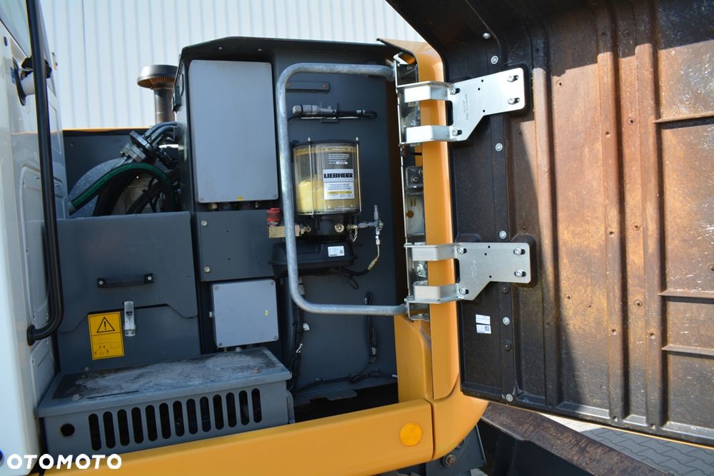 Liebherr A 918 Compact / STAN PERFEKT / 18T / JAK NOWA / Ramie 3x łamane - 18