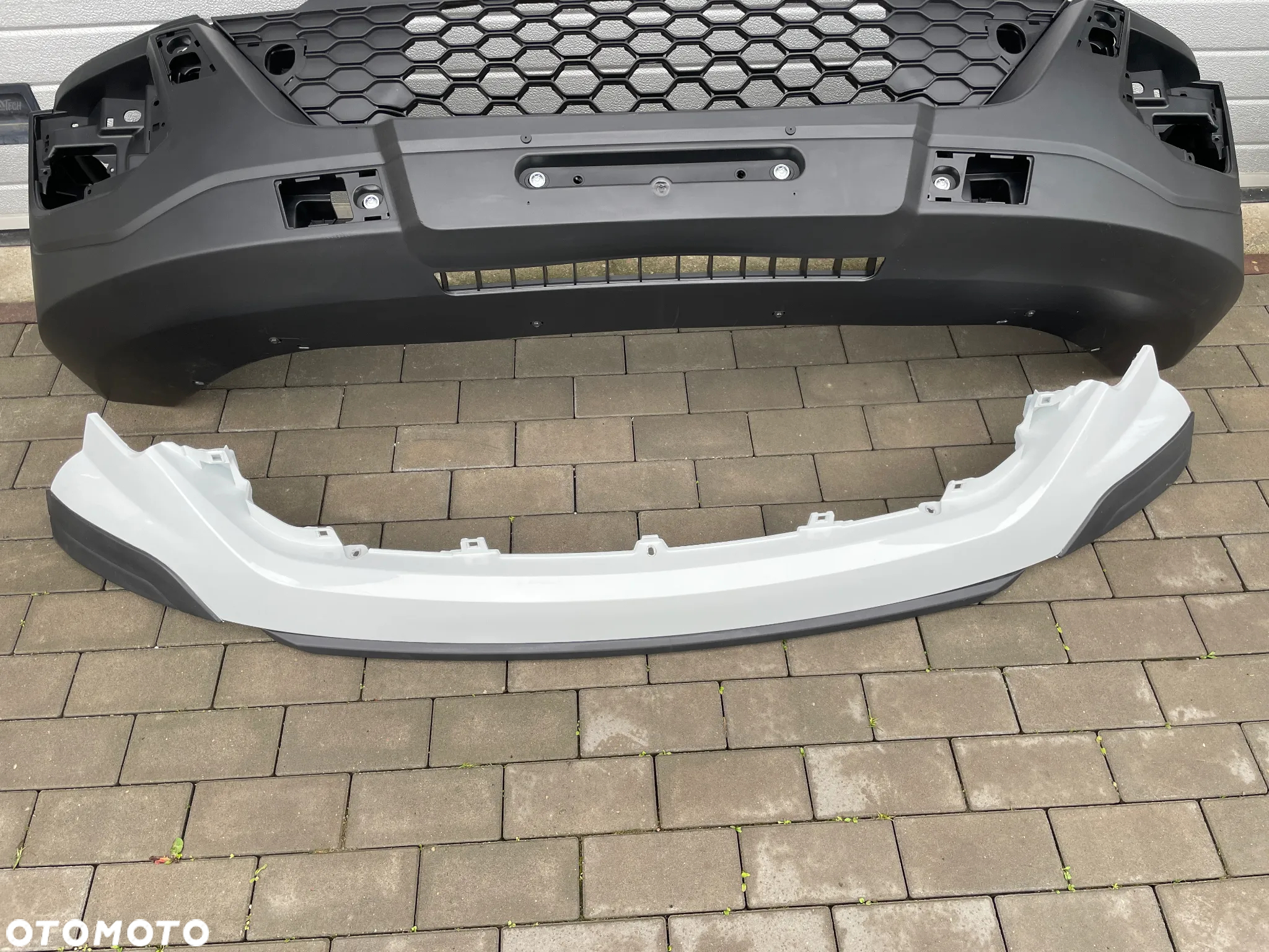 ZDERZAK PRZEDNI, ATRAPA IVECO DAILY IV  2014-2019 - NOWY - 4