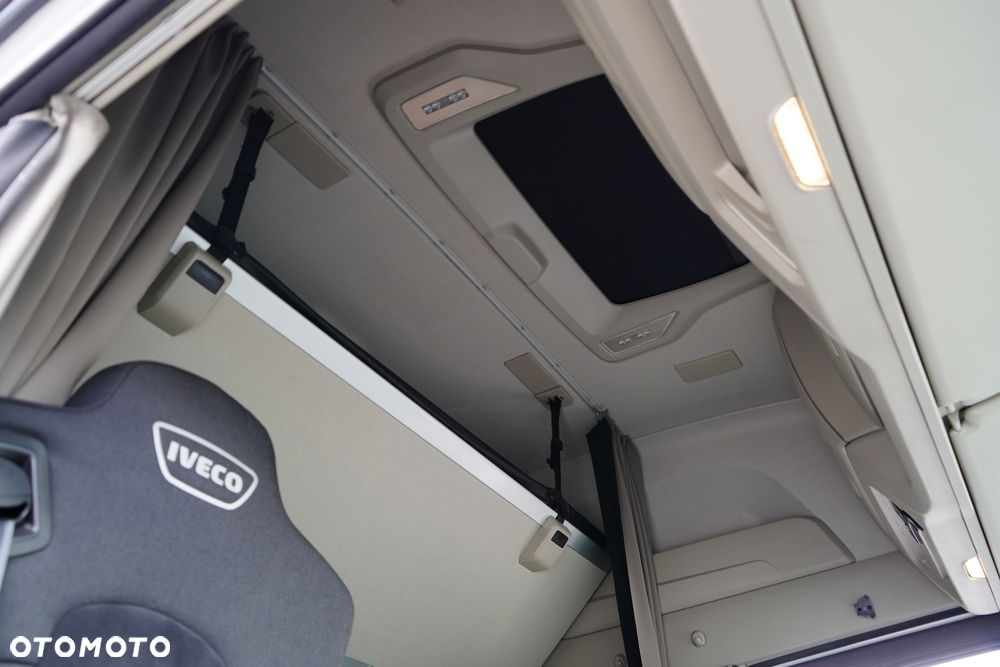 Iveco / S-WAY / 420 / E 6 / KONTENER + WINDA / 20 PALET / RETARDER / OŚ SKRĘTNA / ROLETA - 17