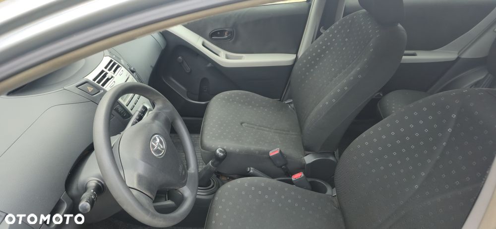 Toyota Yaris 1.0 Terra EU5 - 13