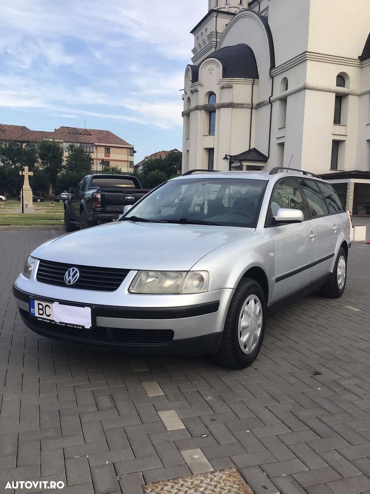 Volkswagen Passat - 1