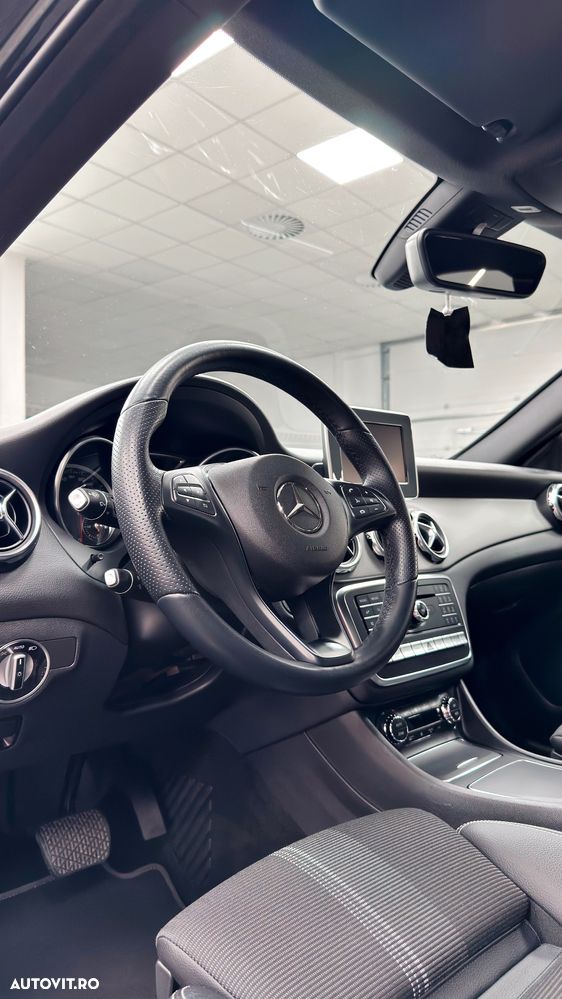 Mercedes-Benz GLA 200 d 4MATIC Aut. - 13